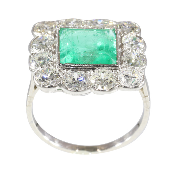 Geometric Grace: A Vintage Art Deco Emerald and Diamond Ring by Onbekende Kunstenaar