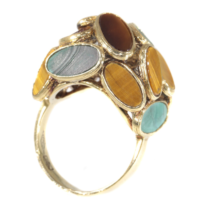 Vintage Sixties pop-art gold ring set with malachite and tiger eye by Artista Desconhecido