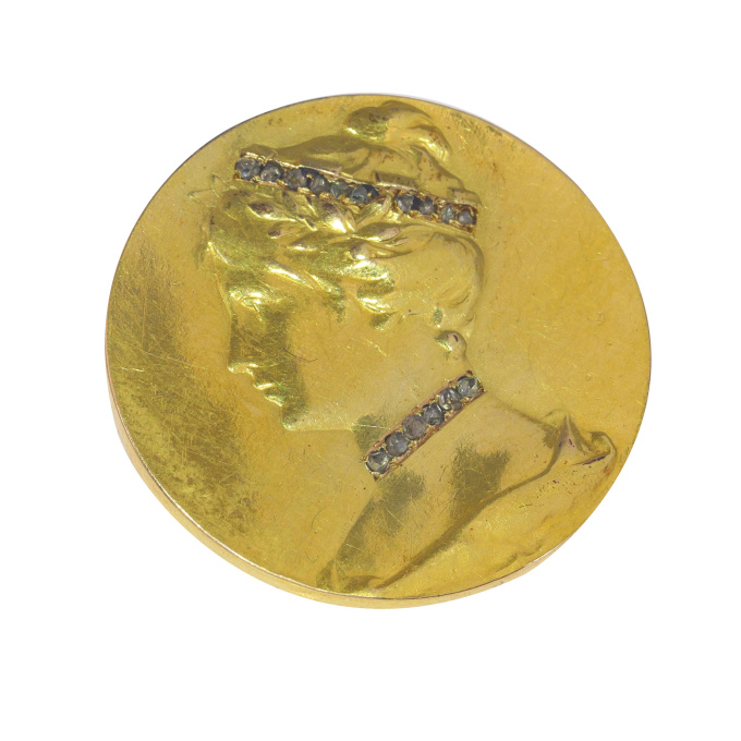 Vintage Belle Epoque gold brooch ladies head with diamond dog collar and hair band by Onbekende Kunstenaar
