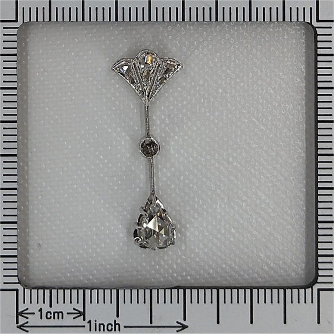 Vintage 1920's Art Deco diamond pendant with large rose cut diamond pear shape by Artista Desconocido