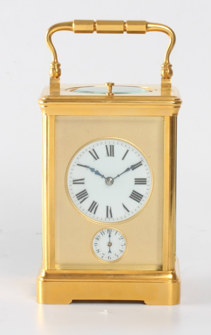 A French gilt brass quarter striking alarm carriage clock, circa 1890 by Artista Desconhecido