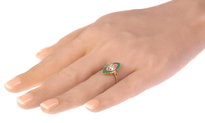 Art Deco Vintage engagement ring large marquise rose cut diamond and emeralds by Onbekende Kunstenaar