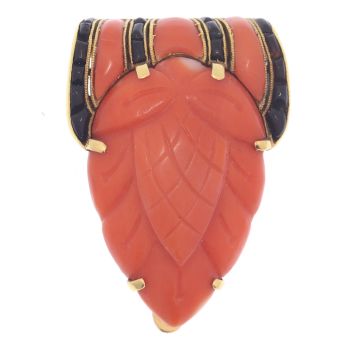 Truly magnificent Art Deco clip, typical Japonism, coral and carre cut onyx by Unknown Artist