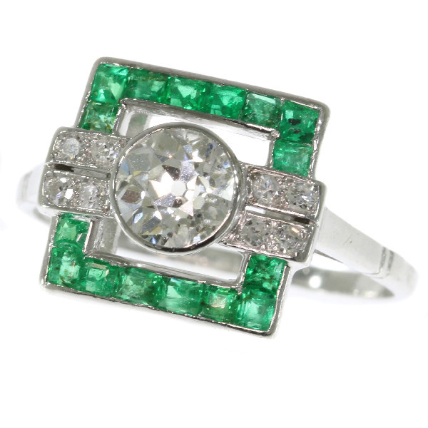 Strong yet sober design Art Deco ring with diamonds and emeralds by Unbekannter Künstler