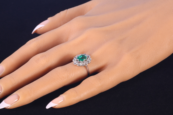 Genuine vintage Art Deco diamond and emerald engagement ring by Onbekende Kunstenaar
