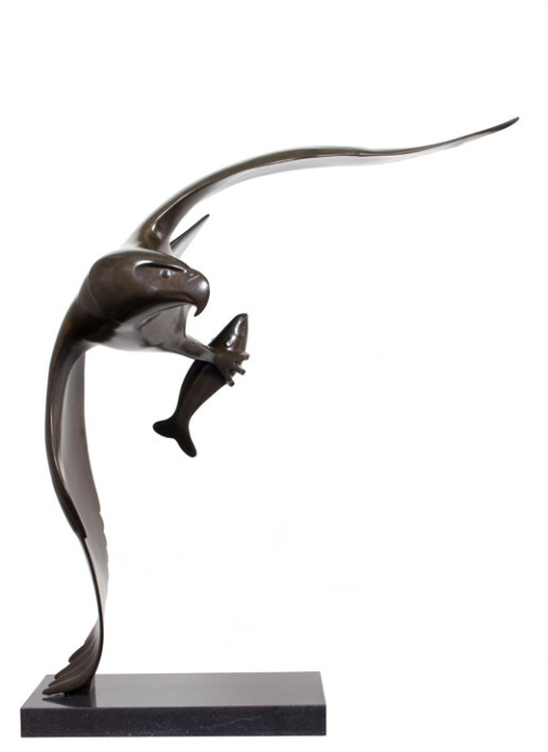 Roofvogel met vis no. 2  by Evert den Hartog