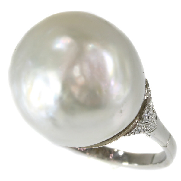 Platinum Art Deco ring with certified pearl and diamonds (ca. 1920) by Onbekende Kunstenaar