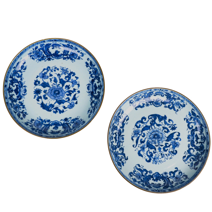 Pair Chinese ‘Madame de Pompadour’ dishes, 18th century by Unknown artist