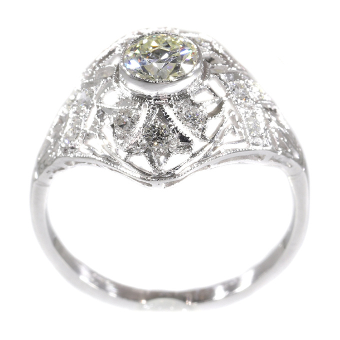 Estate Edwardian Art Deco platinum diamond engagement ring by Artista Desconhecido