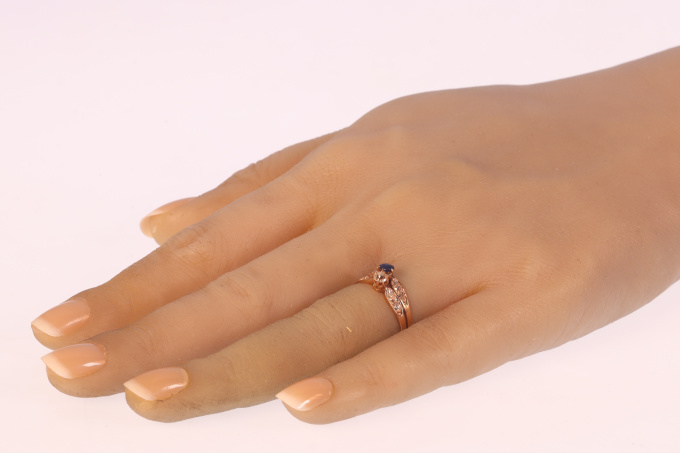 French vintage antique Victorian diamond and sapphire engagement ring by Unbekannter Künstler