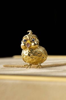Owl brooch made in London by Artiste Inconnu