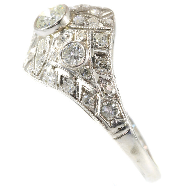 Platinum diamond engagement ring slightly domed by Onbekende Kunstenaar