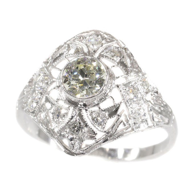 Estate Edwardian Art Deco platinum diamond engagement ring by Artista Sconosciuto