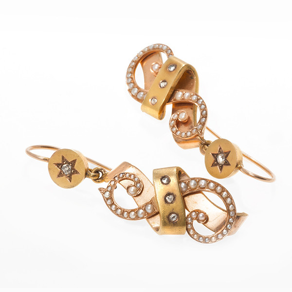 Victorian earrings with diamonds and seedpearls by Onbekende Kunstenaar